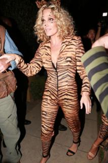 Molly Sims feet photo thumbnail