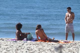 Bruna Marquezine feet photo thumbnail