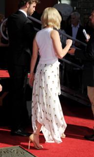 Jennifer Lawrence feet photo thumbnail