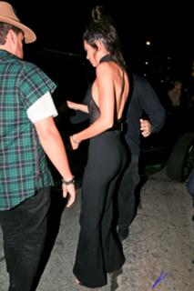 Kendall Jenner feet photo thumbnail