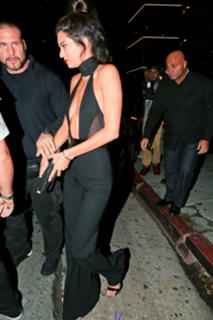 Kendall Jenner feet photo thumbnail