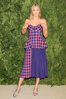Elsa Hosk feet photo thumbnail