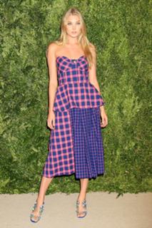 Elsa Hosk feet photo thumbnail