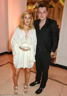 Ellie Goulding feet photo thumbnail