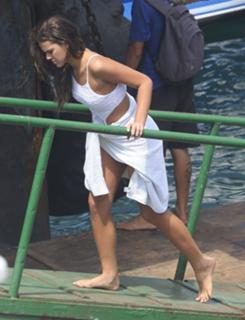 Bruna Marquezine feet photo thumbnail