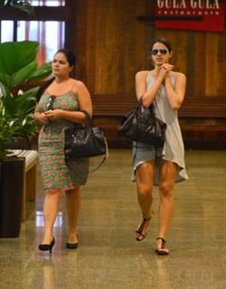 Bruna Marquezine feet photo thumbnail