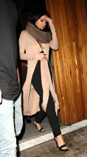 Selena Gomez feet photo thumbnail