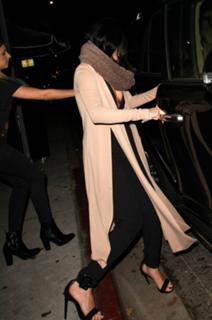 Selena Gomez feet photo thumbnail