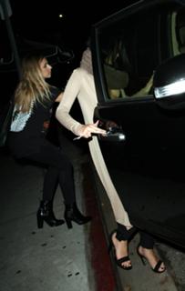 Selena Gomez feet photo thumbnail