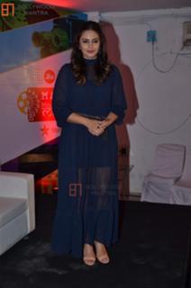 Huma Qureshi feet photo thumbnail