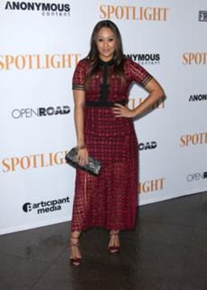 Tia Mowry feet photo thumbnail