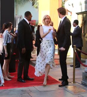 Jennifer Lawrence feet photo thumbnail