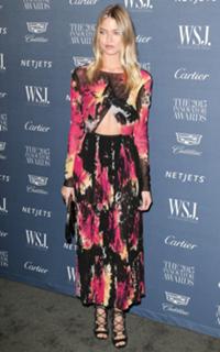 Martha Hunt feet photo thumbnail