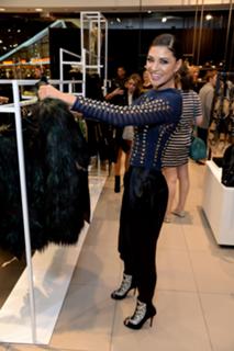 Jessica Szohr feet photo thumbnail