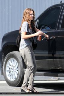 Jessica Alba feet photo thumbnail