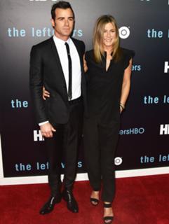 Jennifer Aniston feet photo thumbnail