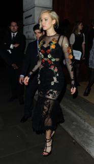 Jennifer Lawrence feet photo thumbnail