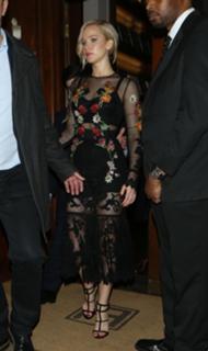 Jennifer Lawrence feet photo thumbnail