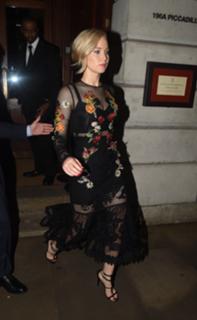 Jennifer Lawrence feet photo thumbnail