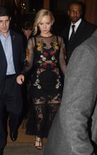 Jennifer Lawrence feet photo thumbnail