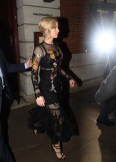 Jennifer Lawrence feet photo thumbnail