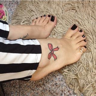 Jaqueline Mello feet photo thumbnail