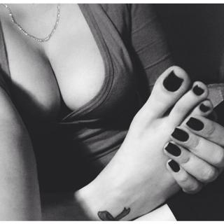 Jaqueline Mello feet photo thumbnail