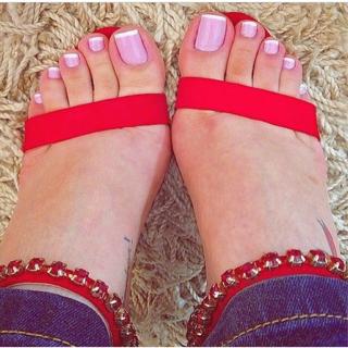 Jaqueline Mello feet photo thumbnail