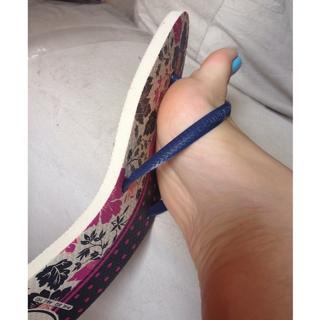Jaqueline Mello feet photo thumbnail