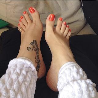 Jaqueline Mello feet photo thumbnail