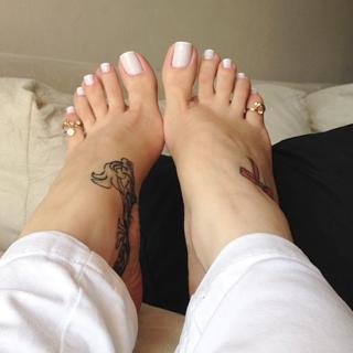 Jaqueline Mello feet photo thumbnail