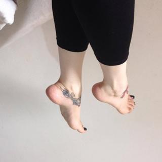 Jaqueline Mello feet photo thumbnail