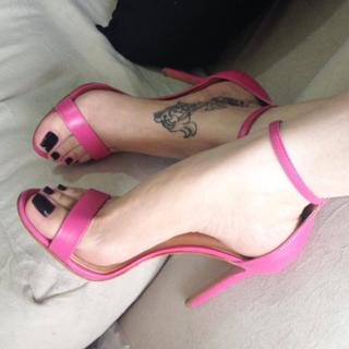 Jaqueline Mello feet photo thumbnail