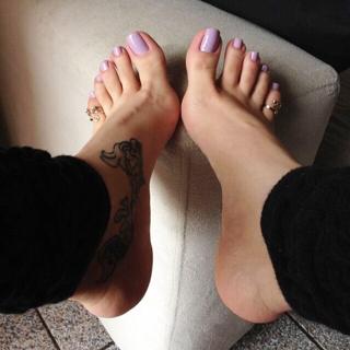 Jaqueline Mello feet photo thumbnail