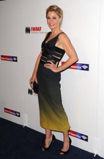 Julie Bowen feet photo thumbnail