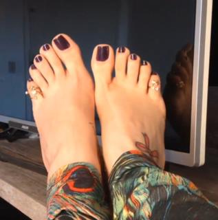 Jaqueline Mello feet photo thumbnail