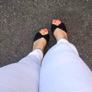 Jaqueline Mello feet photo thumbnail