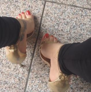 Jaqueline Mello feet photo thumbnail