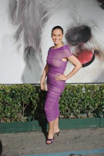 Tia Carrere feet photo thumbnail