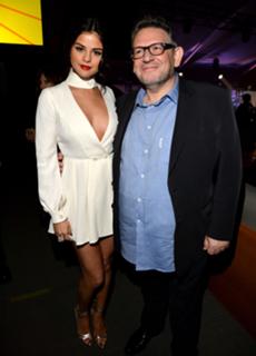 Selena Gomez feet photo thumbnail