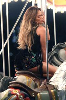 Jennifer Lopez feet photo thumbnail