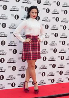 Demi Lovato feet photo thumbnail