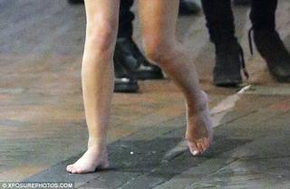 Caroline Flack feet photo thumbnail
