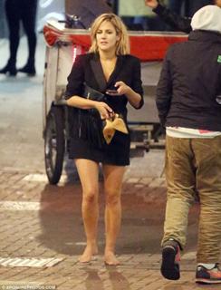 Caroline Flack feet photo thumbnail