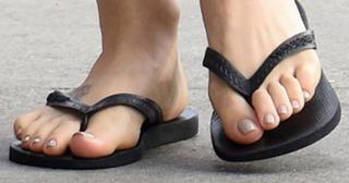 Lily Collins feet photo thumbnail