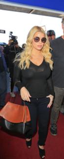Jessica Simpson feet photo thumbnail
