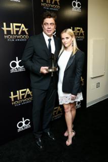 Reese Witherspoon feet photo thumbnail