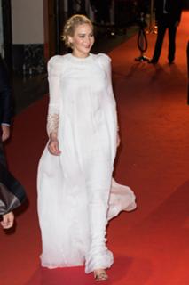 Jennifer Lawrence feet photo thumbnail