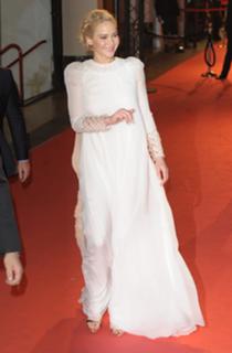 Jennifer Lawrence feet photo thumbnail