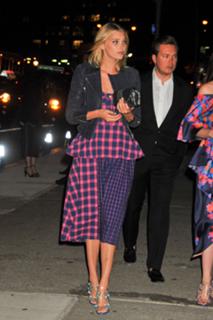 Elsa Hosk feet photo thumbnail